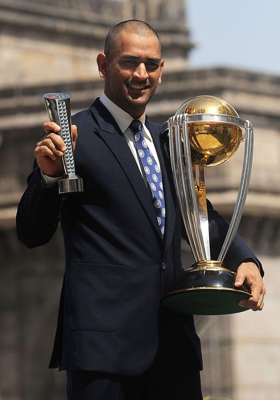 MS Dhoni With World Cup Trophy