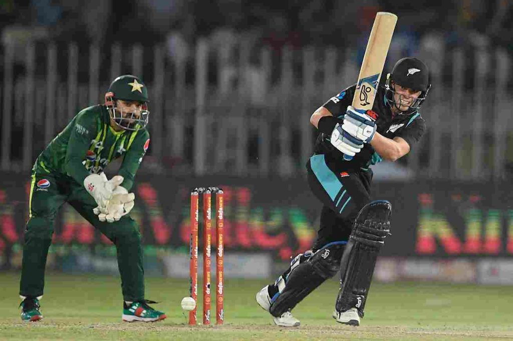 PAK VS NZ 5th T20I: Mark Chapman's Century