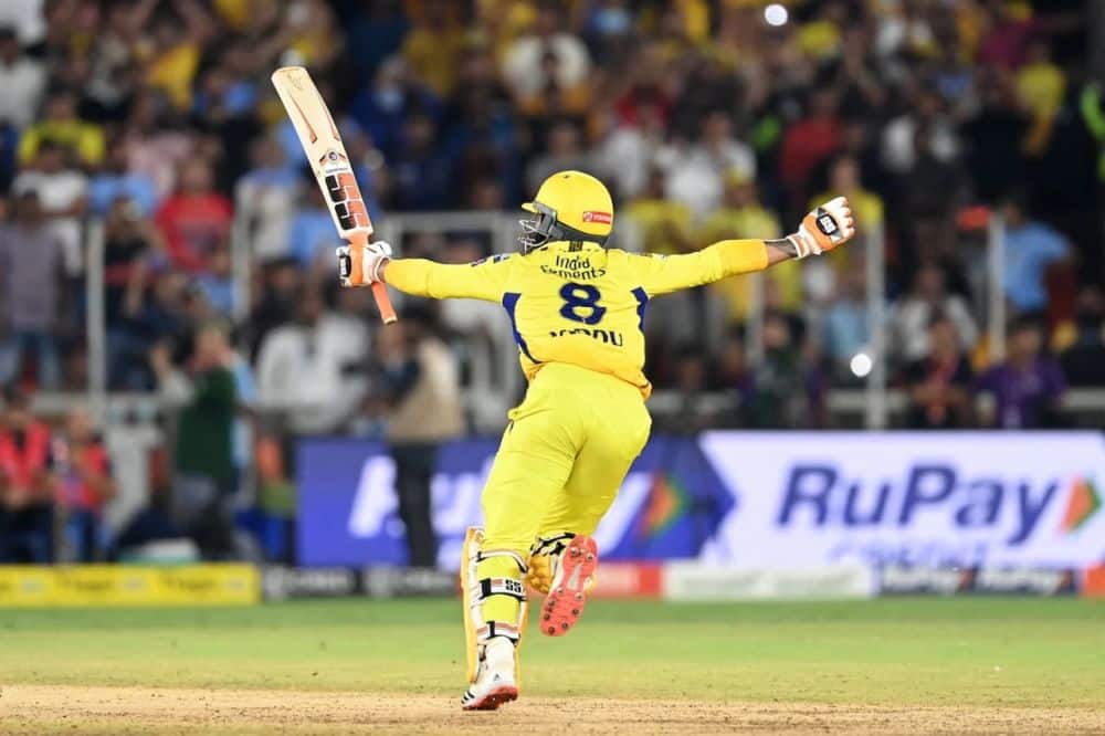 Watch: Ravindra Jadeja's Wife touches his feet after former wins IPL 2023 Title for CSK, Video Goes Viral