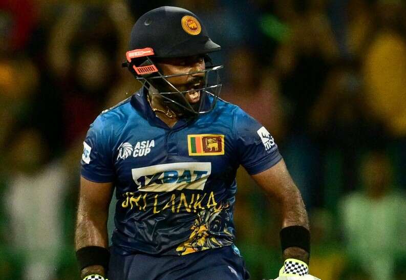 Sri Lanka advanced to the finals by thrillingly defeating Pakistan